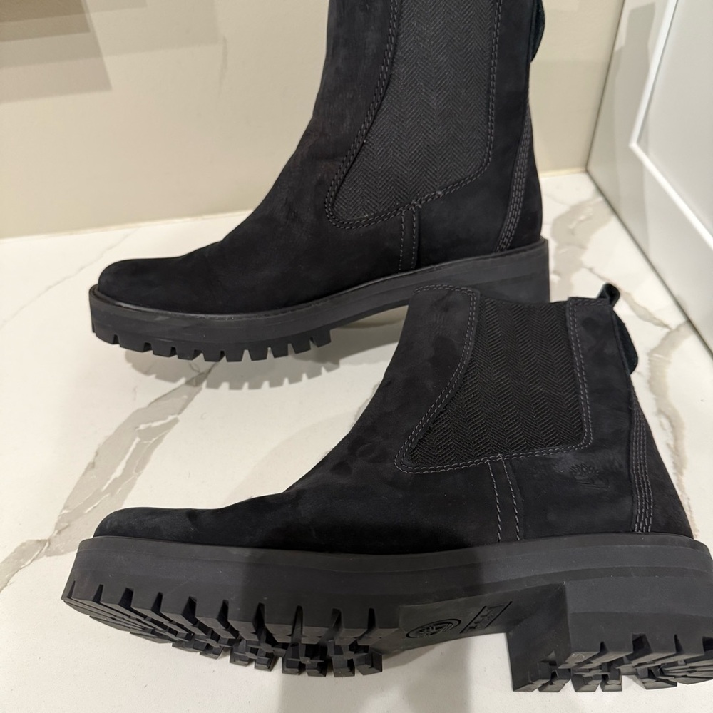 Timberland , Women's Black Nubuck leather Courmayeur Boots, Size 8.5 - Picture 8 of 10